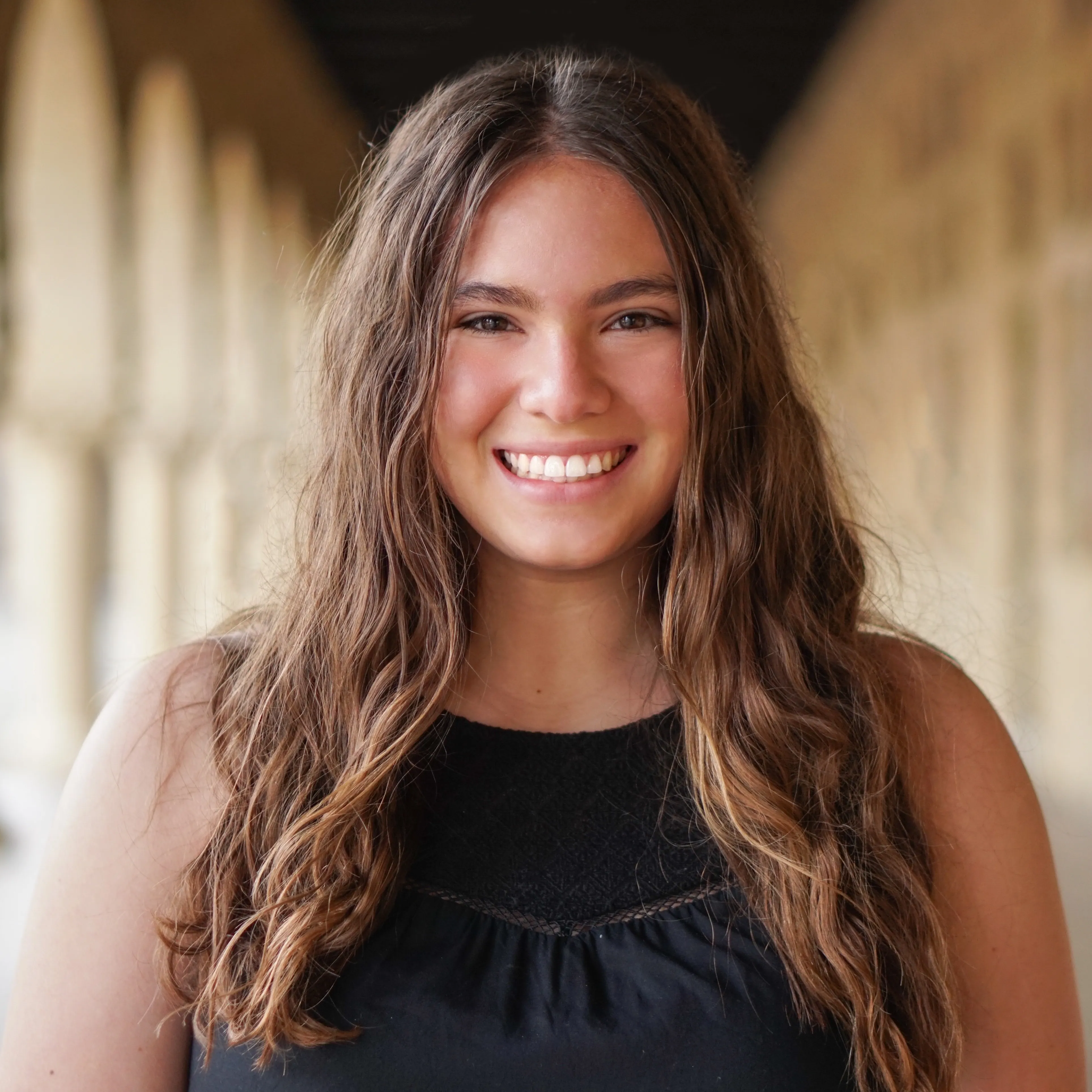 Profile image of Elena Sierra